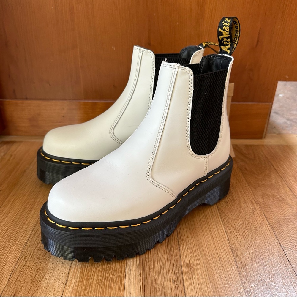 🆕 Dr Martens 2976 SMOOTH LEATHER PLATFORM CHELSEA BOOTS - sz 6